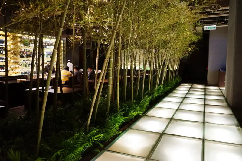 新都里懷石料理 。青山依舊在，幾度夕陽紅，曾經滄海難為水，怎叫人不唏噓。真誠料理風華得再現，板前料理人，一傳太田真料理