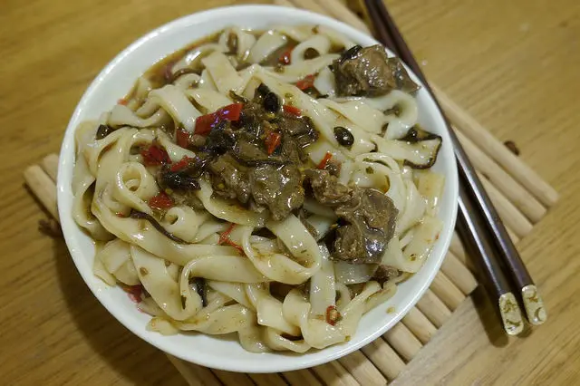 【廣宣】牛犇雙嚮麵．麻辣滑香．享受免出門的好滋味