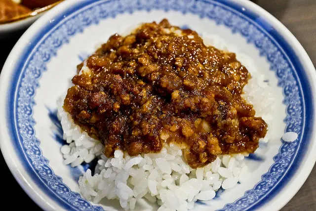 台北 捷運東門站 滷肉飯國際評審第一的 大來小館 ( 麗水店 )