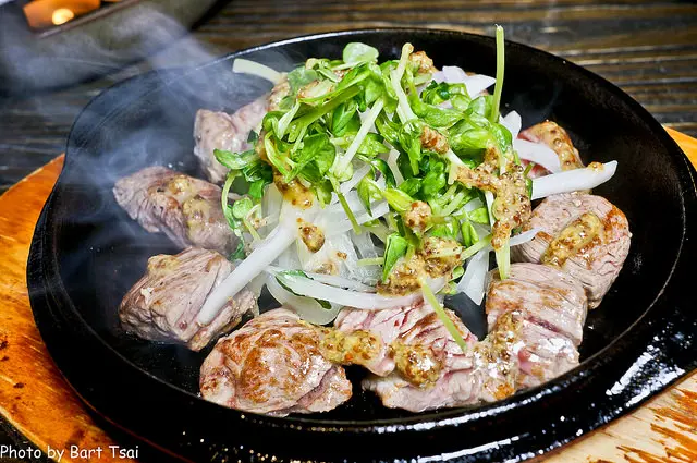 東區中的美食秘密基地 一号基地.炭火食堂ダイニングバー