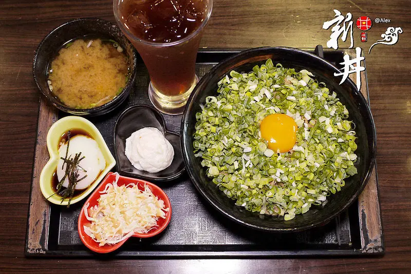 【台北】新丼 ~ 多達21種丼飯主餐可以選擇、口感美味份量足、而且丼飯牛肉還是用美國牛喔!!! / 長安西路 / 捷運台北車站 / 中山地下街