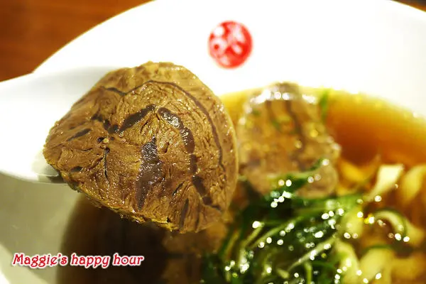 台北東區【品川蘭】「川味」&「蘭味」今天想吃哪一道？！高質感牛肉麵。斤餅