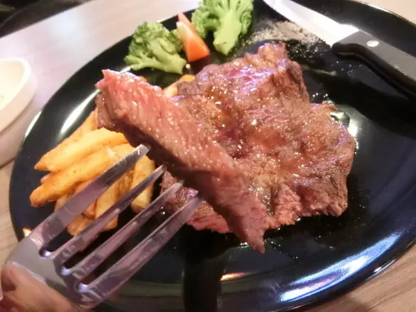 【食記】卡帕卡巴capa kaba 原味炭火牛排 - 士林基河總店～新美式餐廳～近士林夜市，歡迎來嚐鮮喔！        
      