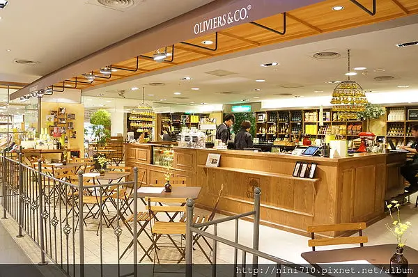 台中美食~O&CO. La Table輕食餐廳 23位歐洲名廚的原創醬料 25顆米其林星星的光芒 美味、健康的地中海輕食