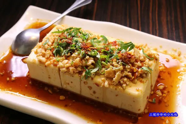 雲之南．雲南料理(滇菜)．雲南米線‧粑粑絲‧烤魚‧斑魚火鍋．六張犁美食餐廳推薦．