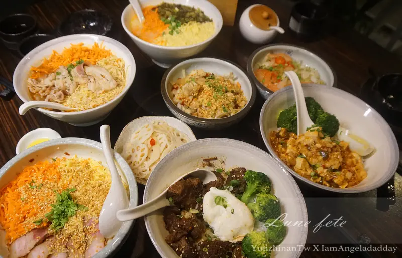 [六張犁捷運美食推薦]雲之南各式麵飯小資用餐最佳選擇 日本人也超愛的特色美食！#雲之南#雲南古城＃麗江料理＃雲式酸菜魚湯米線#雲式麻辣豬肉米線#雲式山豬肉粑粑絲＃玉龍雪山牛腩丼飯#各式雲南小菜