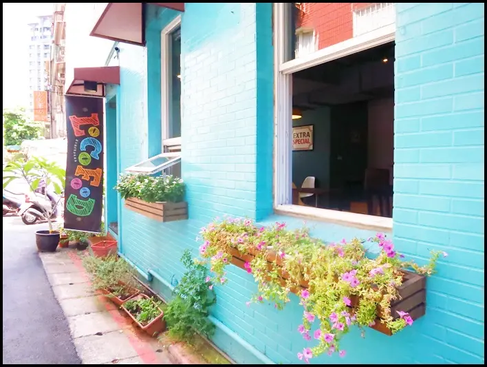 [ 南京松江站、南京建國路口美食 ] LOCO FOOD樂口福早餐～好吃又飽足的鐵鍋酥皮蛋捲