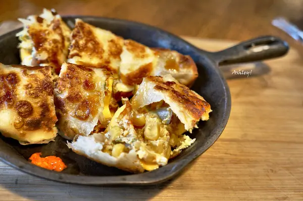 LOCO FOOD 樂口福咖啡|N訪台北必吃早午餐．近松江南京、南京復興捷運站，排隊巷弄早午餐．鐵鍋酥皮蛋捲好香好酥脆