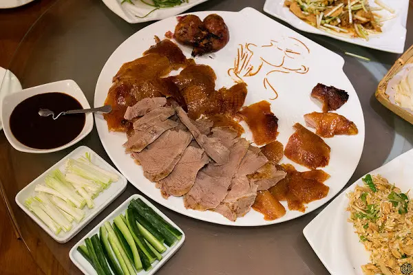 【鴨片館】台中超推的北京烤鴨!有錢還不ㄧ定吃的到記得要訂位唷