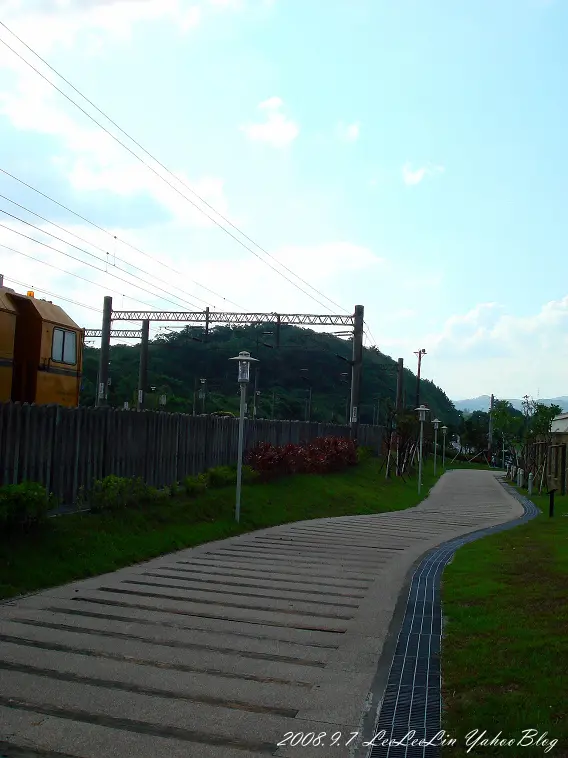 新北貢寮景點。福隆舊草嶺隧道單車行