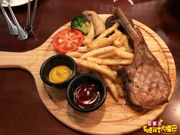 【台中南屯超人氣啤酒餐廳推薦】布娜飛比利時啤酒餐廳菜單價位大公開！下班聚餐小酌的好地方～台中文心路公益路美食小吃旅遊景點推薦！