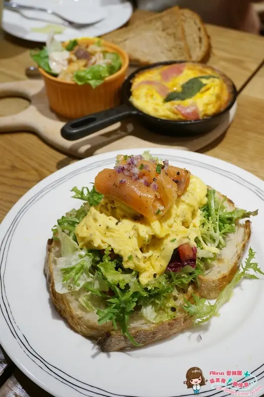 【食記】台北東區 Kaya Kaya Cafe 好吃烘蛋配香嫩烤雞 中高價位的聚餐好選擇