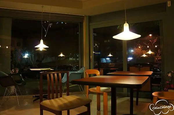 【捷運美食 民權西路站】Cafe Wien -巷弄中的音樂咖啡吧