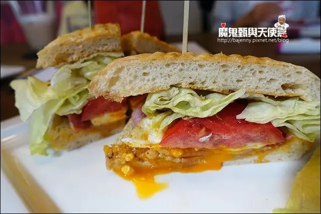 《小姑食記》捷運板南線/江子翠站美食~YoLo Cafe有樂咖啡(板橋新開店)