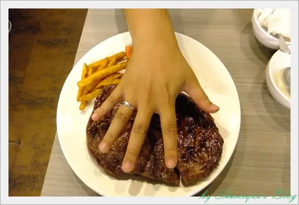 【食記】來士林夜市…不要忘了比臉還大的牛排!!!卡帕卡巴原味炭火牛排!!!