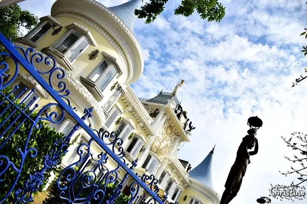 【台南。景點】 中西區 / 台南移民署，如童話般的歐風城堡建築，婚紗拍攝勝地，全台最美公家機關，ig打卡熱門景點，府前路上