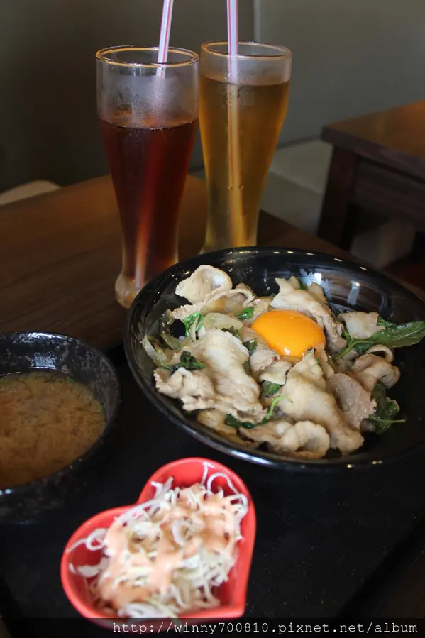 台北/中山 【新丼-有創意、超新鮮、份量夠、真的讓人很心動!】 捷運中山站        
      