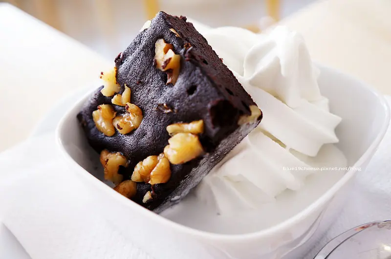 【台中咖啡午茶】Cafe Paper Flight - 北區難得的清新明亮又簡單的主題咖啡館.7/9開幕