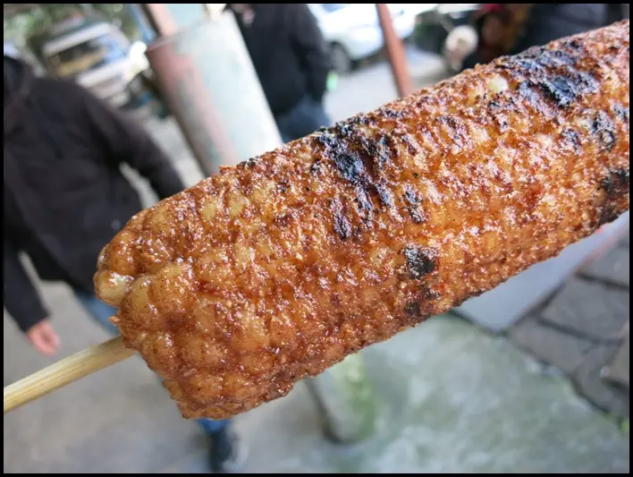 萬里美食：知味香碳烤玉米、豆華王手工豆花