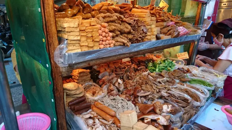 高雄~大木櫥滷味~美味的平價小吃~人氣排隊店家~必吃的好滋味~              