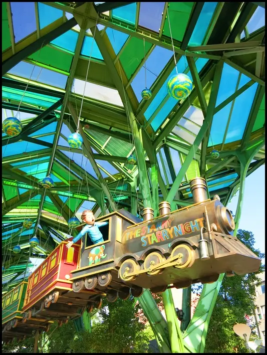 宜蘭景點：宜蘭瘋幾米～宜蘭車站長頸鹿、丟丟銅森林星光列車