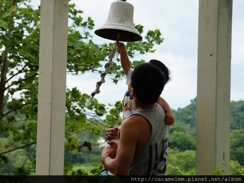 【苗栗明德】薰衣草森林 兩個女生的夢想 苗栗一日遊 湖光山色 療癒系觀光園區 心懷夢想再出發 苗栗/明德/薰衣草