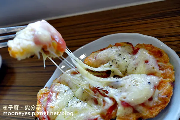 [美食]桃園大溪老街。WOW比利時列日鬆餅工房。逛老街還能享用美味的手工鬆餅，優閒舒適的出遊時光~