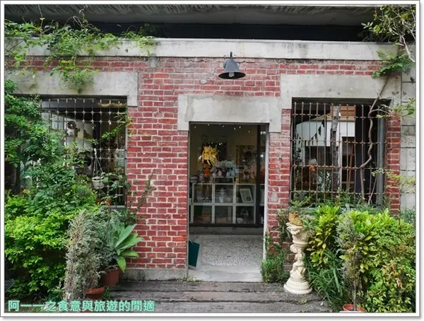 台中 中興一巷 范特喜綠光計畫～超好拍的老屋宿舍群        
      