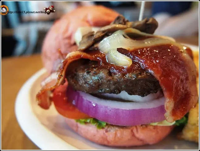 饗食天堂姐妹品牌 DACOZ 大口吃漢堡