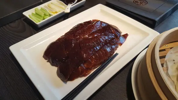 高雄 【悅品中餐廳】據說是高雄最好吃的港式飲茶，今天就讓壽司羊來吃吃傳說中的片皮櫻桃烤鴨吧～～～