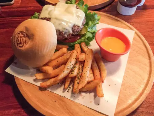 漢堡控館 - 這店名漢堡控能不登門拜訪嗎？