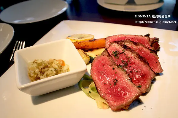 [食記]台北大直-牛排教父鄧有癸 乾式熟成牛排 全新力作 Dannys Whats Grill 現拌沙拉 甜點吃到飽