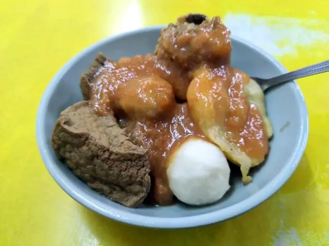 (西門町萬年大樓B1)「貝玉甜不辣‧天婦羅‧魷魚羹」---吃不膩的小吃好滋味