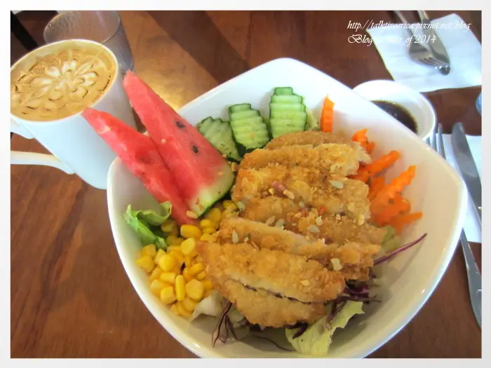 『呷』「捷運永安市場站」☆ 99 café ☆ 咖啡館的餐點選擇種類繁多