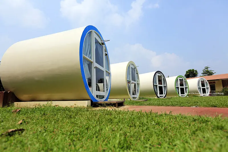 【台南左鎮】岡林國小水泥管屋.月世界旅遊服務中心.岡林教會 - 不用搭帳篷也可以露營的超夯水泥管屋.月世界白茫茫一片秋芒似雪