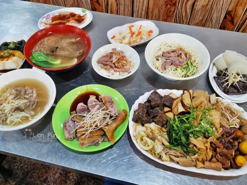 嘉義美食推薦｜黑棟當歸鴨。在地人推薦的老字號小吃，飄香50年的好味道！嘉義宵夜推薦|嘉義滷味|嘉義涼麵推薦|嘉義鴨肉飯