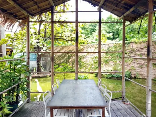 《高雄美食》奧斯汀人文咖啡❤小港秘境~一秒來到峇里島，渡假風餐廳｡