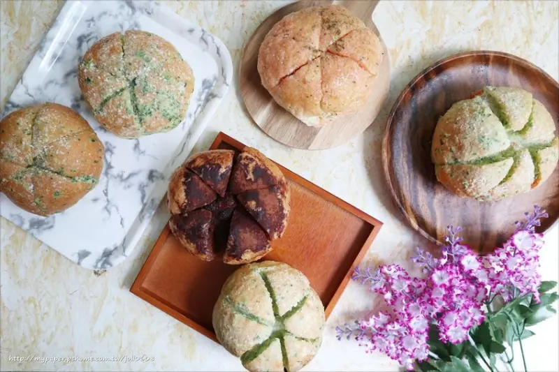 【布里王子の麵包廚房】韓國爆紅爆漿酸乳裝蒜包~大蒜麵包團購推薦 爆漿蒜香超邪惡 濃郁蒜香&爆漿乳酪 不用去韓國也吃得到