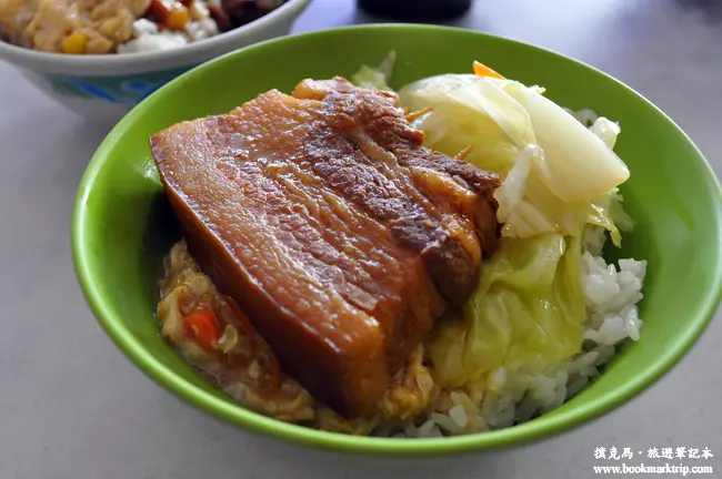 一肉兩菜的卓仔爌肉飯