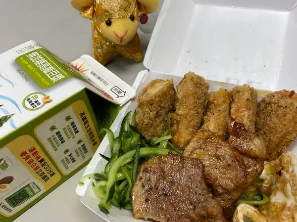 【士林】滿佳香漢堡店/咖啡漢堡/早午餐/銘傳學生首選/早餐界的林志玲掌店/早餐推薦