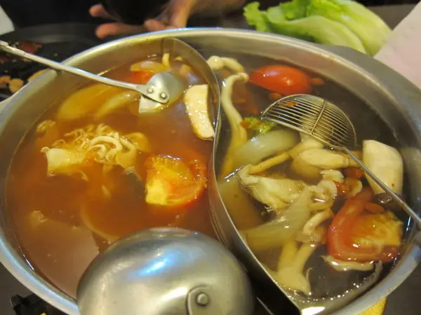 ((嘉義))饗麻饗辣鴛鴦火鍋吃飽～328就有活蝦吃到飽!!        
      