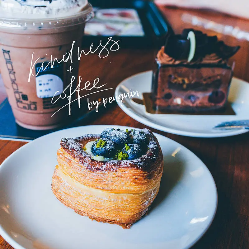 高雄．鼓山區．卡啡那CAFFAINA．氛圍跟甜點都值得再訪的咖啡館