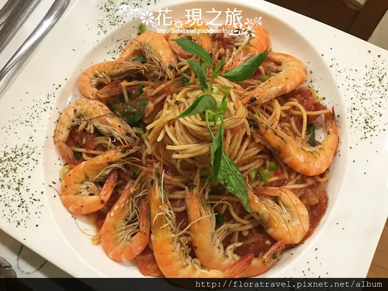 基隆餐廳推薦│【寵物友善】德瑞克的美嚷│美式鄉村風格，用餐區居然有床！