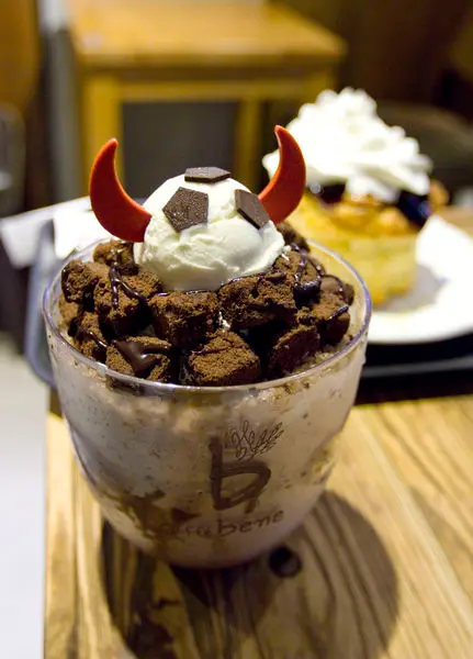 韓國連鎖咖啡館Caffé Bene台北忠孝店 - 8/1至8/12試賣期間九折優惠!