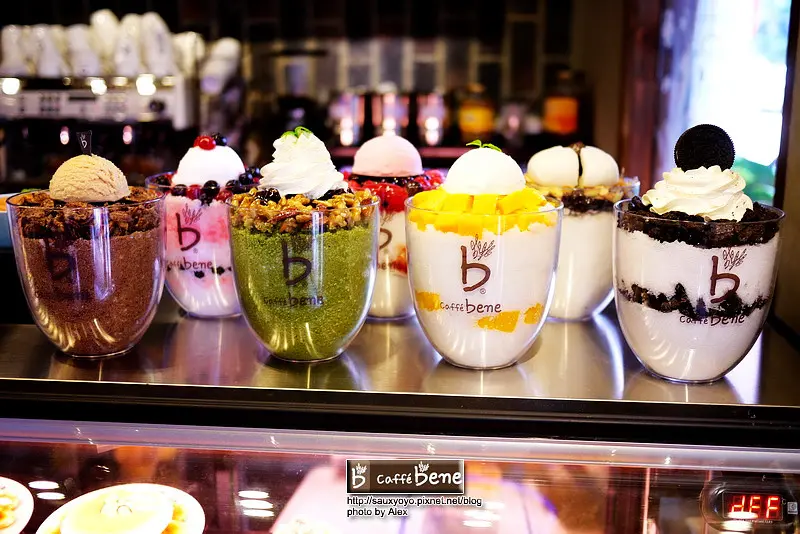 【台北】Caffe bene 카페베네 咖啡陪你 - 台北1號店-忠孝 ~ 韓流來襲 張根碩與韓藝瑟代言 韓偶像劇秘密花園場景~