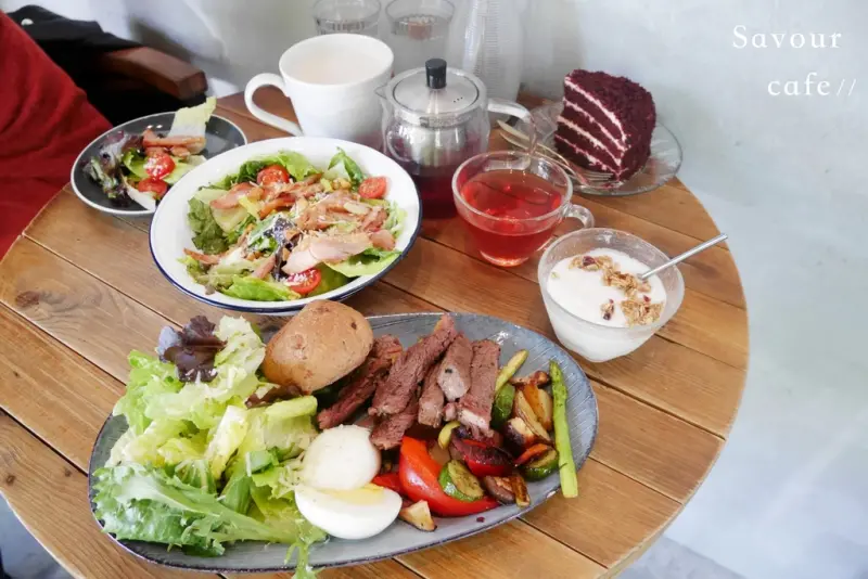 【台北大安】Savour Cafe | 藏身都會區的一方靜謐，信義路上轉角咖啡廳。大安/信義安和站