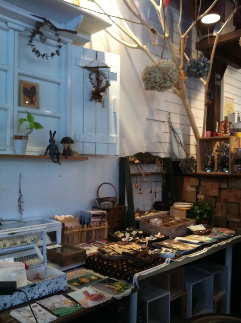 樹樂集 ☼ 好玩的咖啡店。咖啡。手作。跳蚤市場。樂團。