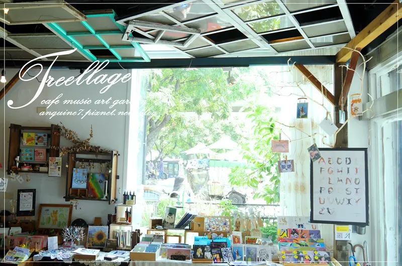 [台北。樹樂集] Treellage Life Cafe 超可愛雜貨風！天花板一扇扇懷舊窗戶裝飾