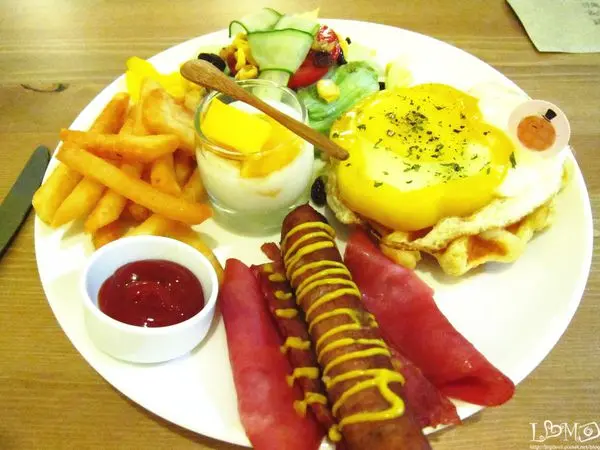 【台北美食】通化街超夯新食潮，Le Petit Waffle蕾蓓蒂比利時鬆餅早午餐＠皮蛋│新手人妻