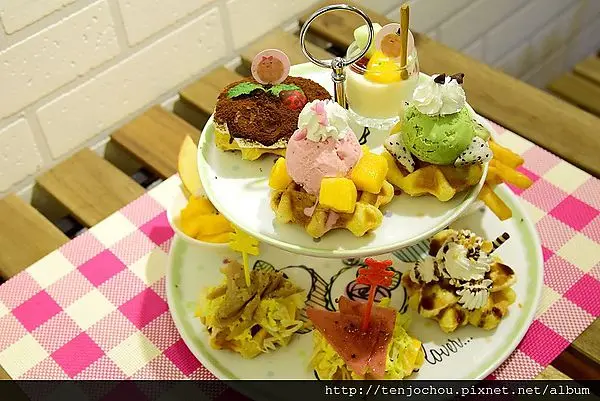 花花，甲飽沒【台北食記】Le Petit Waffle蕾蓓蒂比利時鬆餅專賣店